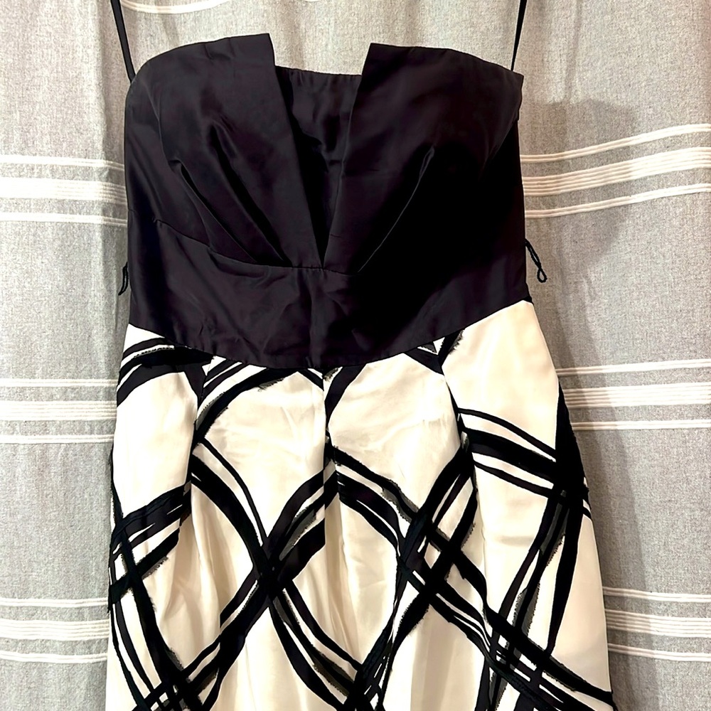 Vintage White House Black Market | Black & White Cocktail Dress | Size 6 - Picture 6 of 6